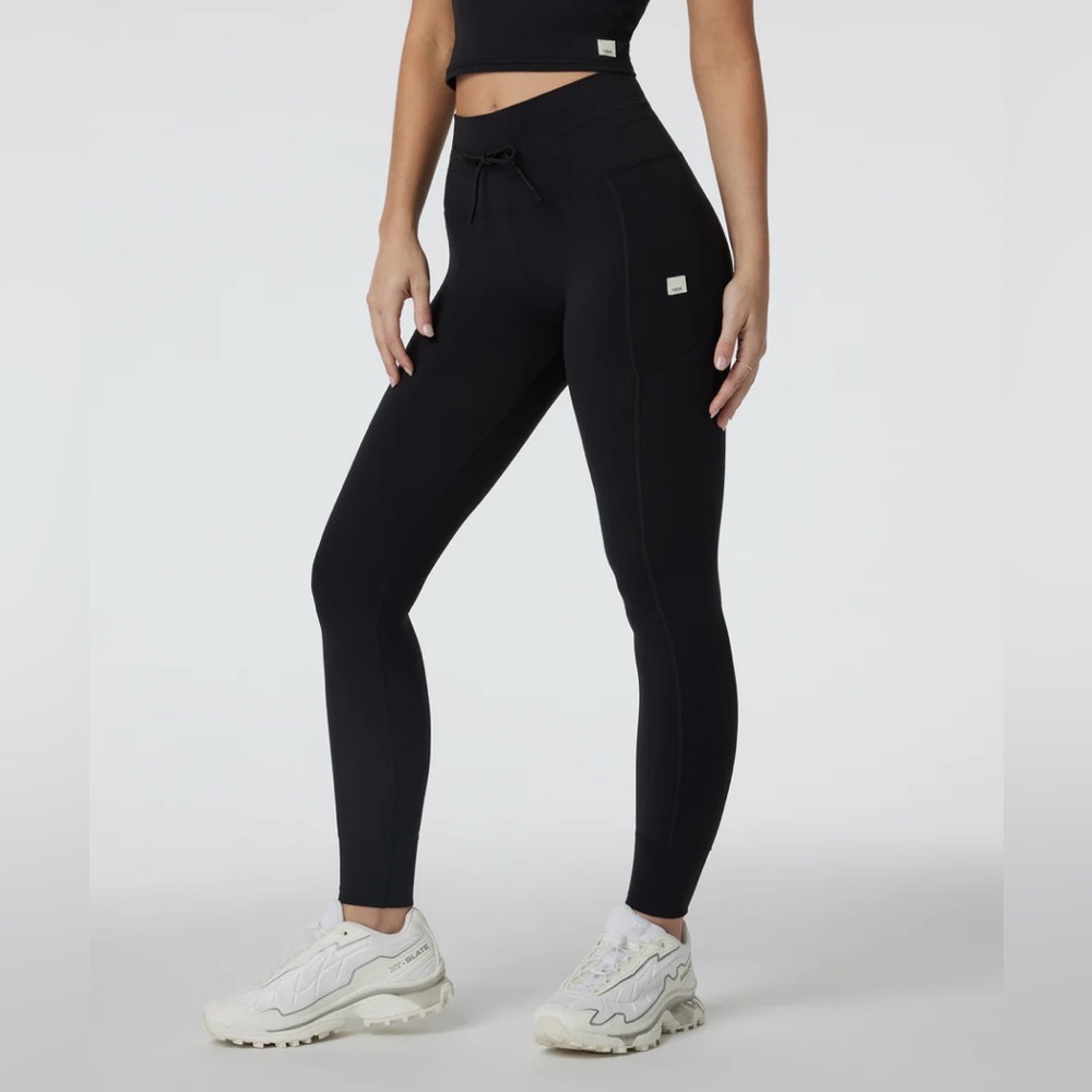 Vuori daily legging with pockets; black; size xs
